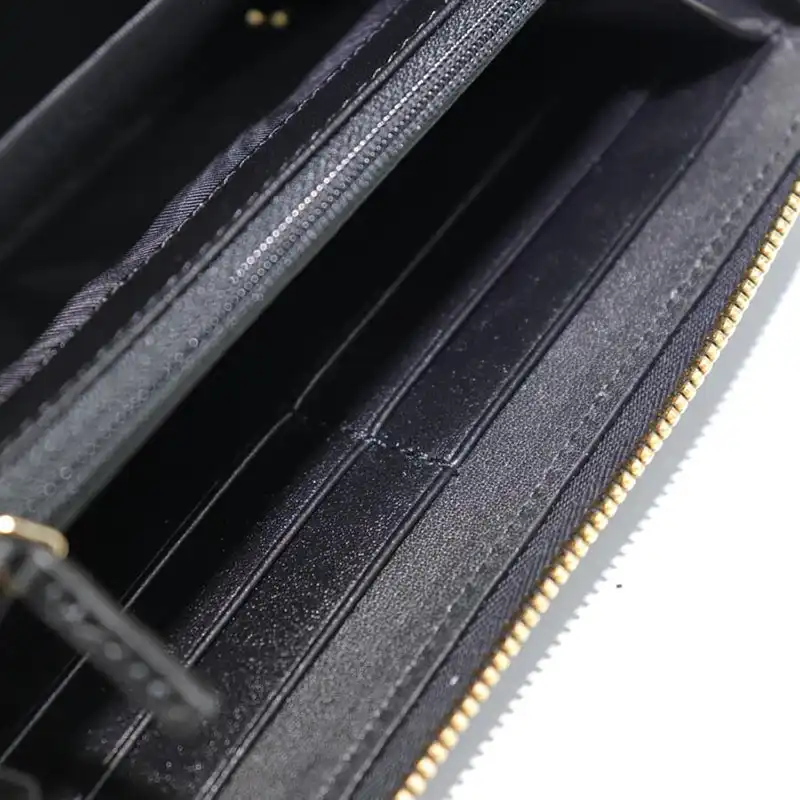 G*u*i brand handbags zip around wallet 1904g0013