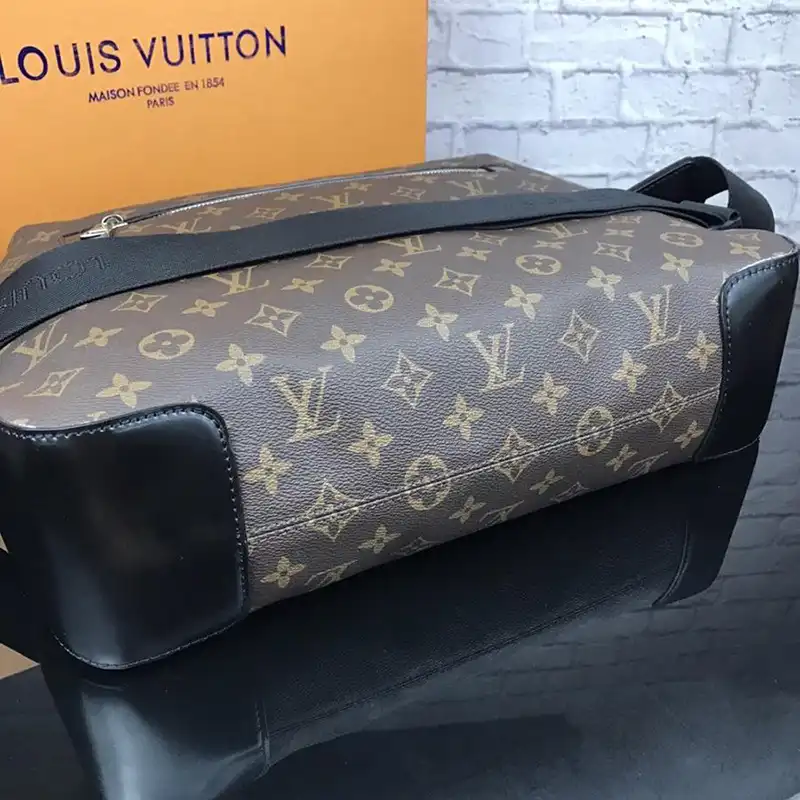LV Bags 1906BL0154