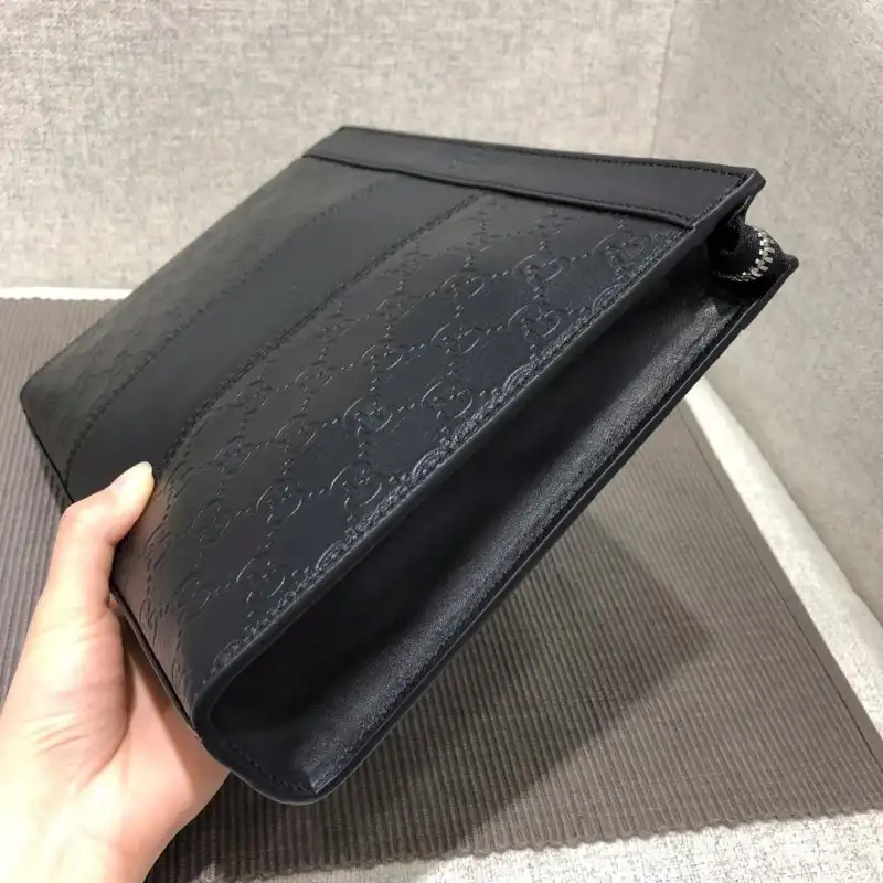 G*u*i bags 1917m0079