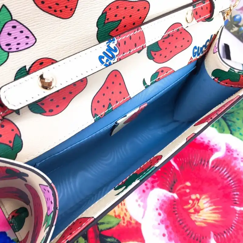 G*u*i bags 19b57b0022