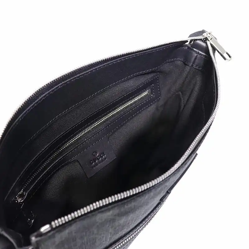 G*u*i crossbody bag 19gm0044