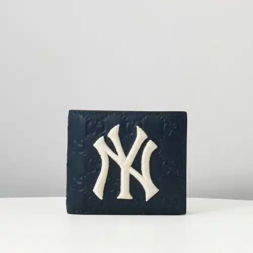 G*u*i bags 20b570279