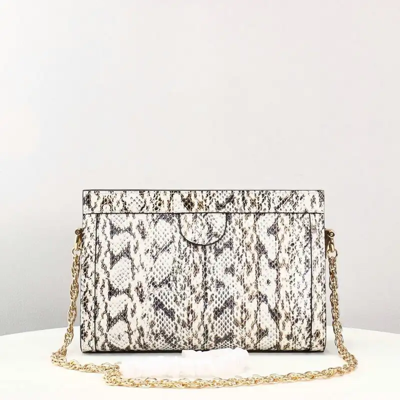 G*u*i bags 20b570284