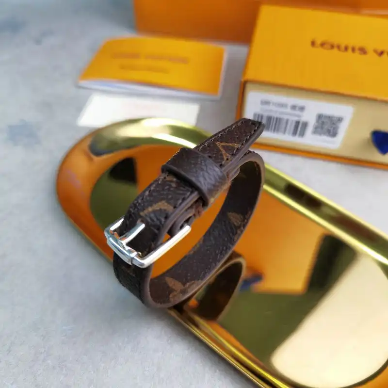 ORNAMENTS Ornament 2108WH0078