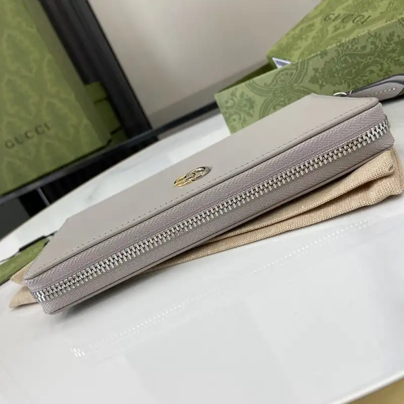 G*u*i bags 2407yz0267