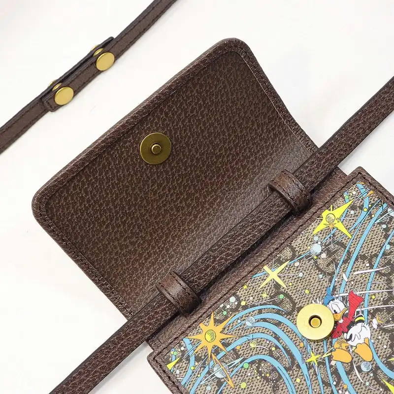 G*u*i bags 2012sh0066