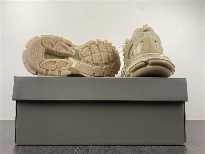 BLCG TRACK SNEAKER 568615 W3GN5 Modern 4450