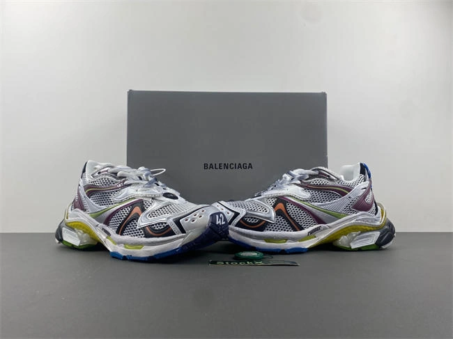 Resilient Balenciaga 779066-W3RBXP- 4325