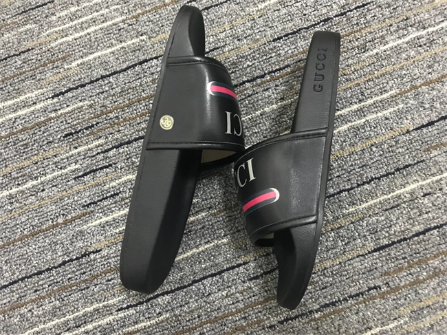 breathable G*u*i slide 374