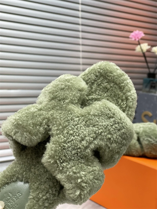 H Slipper Bright 2313