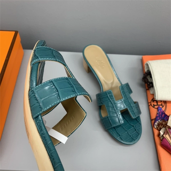 H Slipper Unisex 2365