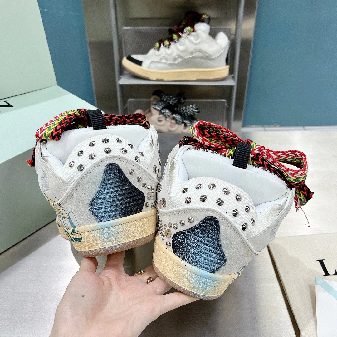 Minimalist Lanvon Curb Sneaker 871