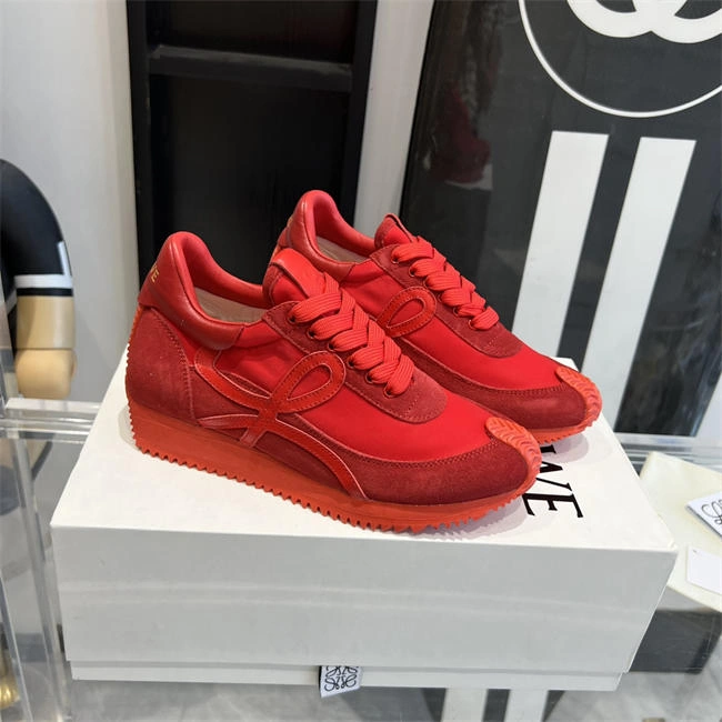 Vibrant Loewe Sneaker 2478
