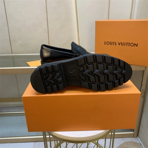 Sleek Lv Loafer 1885
