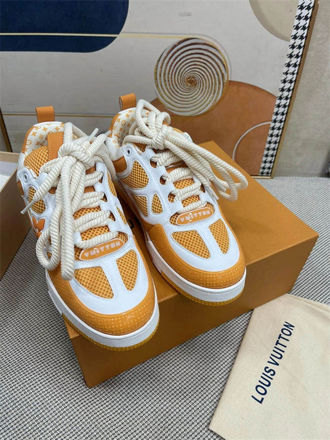 Lv Trainer Sneaker Sporty 2033