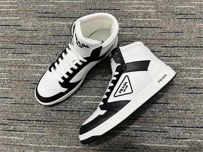 Prada Sneaker Timeless 3356